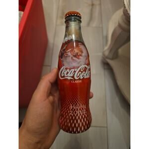 ✅8 oz. Full Unopened 2004 Glass Santa Claus Coca Cola Classic Bottle Holiday Red